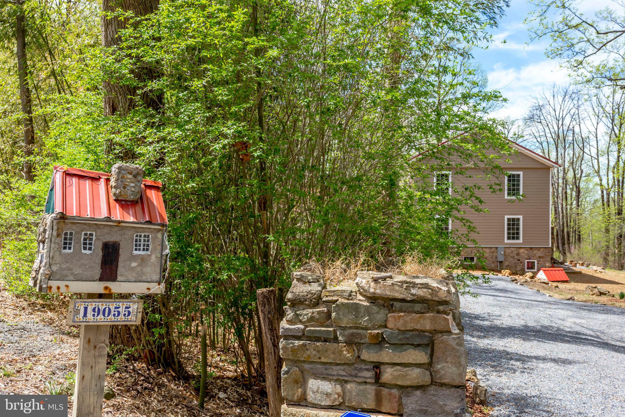 19055 Blue Ridge Mountain Road Bluemont, VA 20135 - Photo 5 of 84