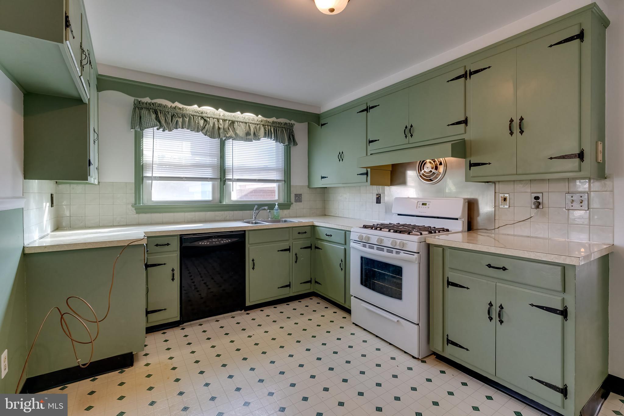 372 Copenhaffer Road York, PA 17404 - Photo 15 of 40 Gallery Image 15
