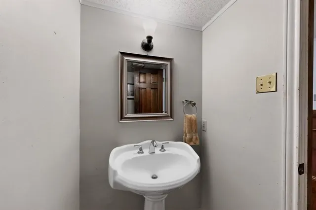 $450,000 | 277 Creekwood Drive, Lancaster, TX 75146