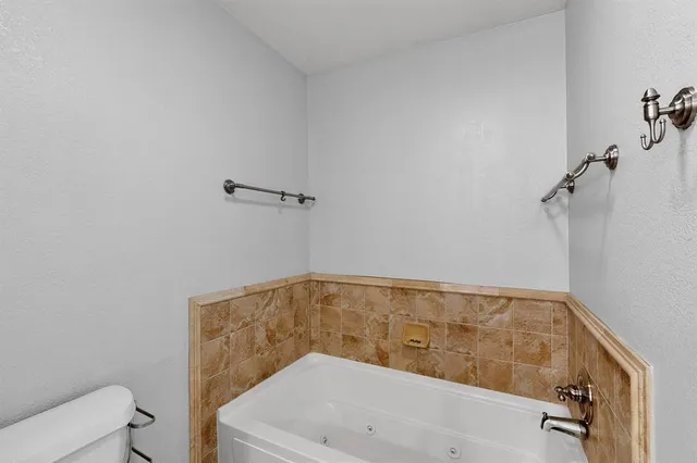 $450,000 | 277 Creekwood Drive, Lancaster, TX 75146