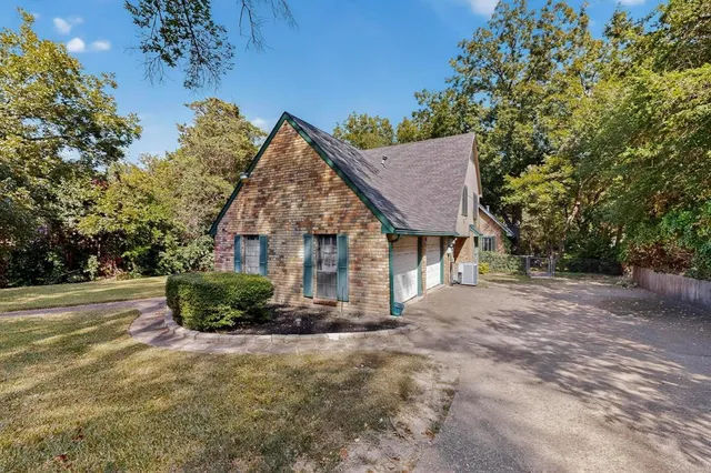 $450,000 | 277 Creekwood Drive, Lancaster, TX 75146