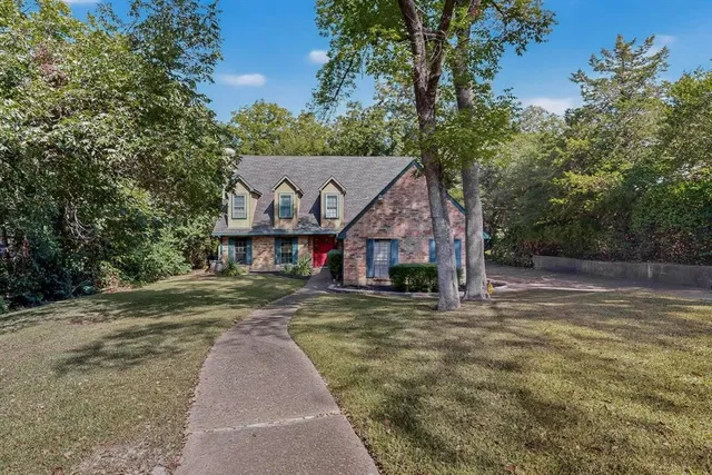 $450,000 | 277 Creekwood Drive, Lancaster, TX 75146