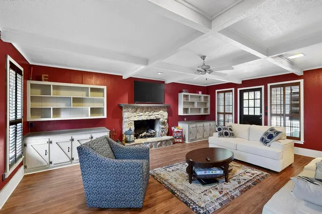 $450,000 | 277 Creekwood Drive, Lancaster, TX 75146