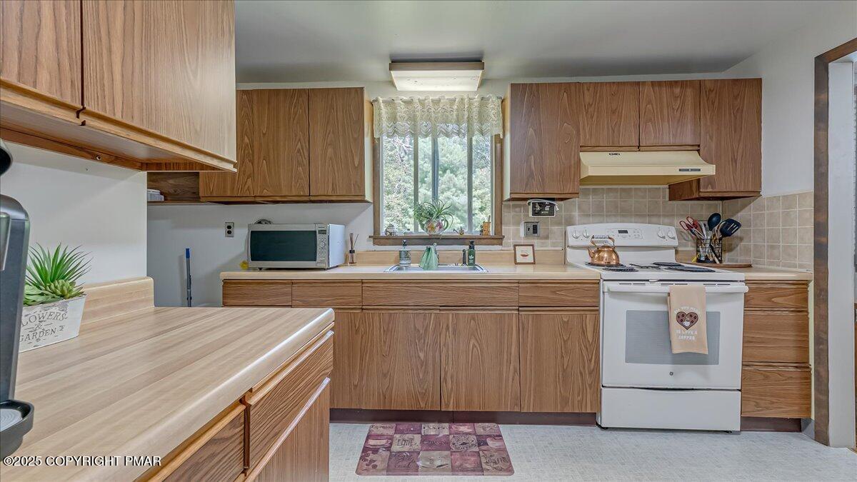 6298 Laurel Road, Unit 1102 Pocono Summit, PA 18346 - Photo 19 of 42 23-Photo Aug 04 2025, 2 44 54 PM (1)
