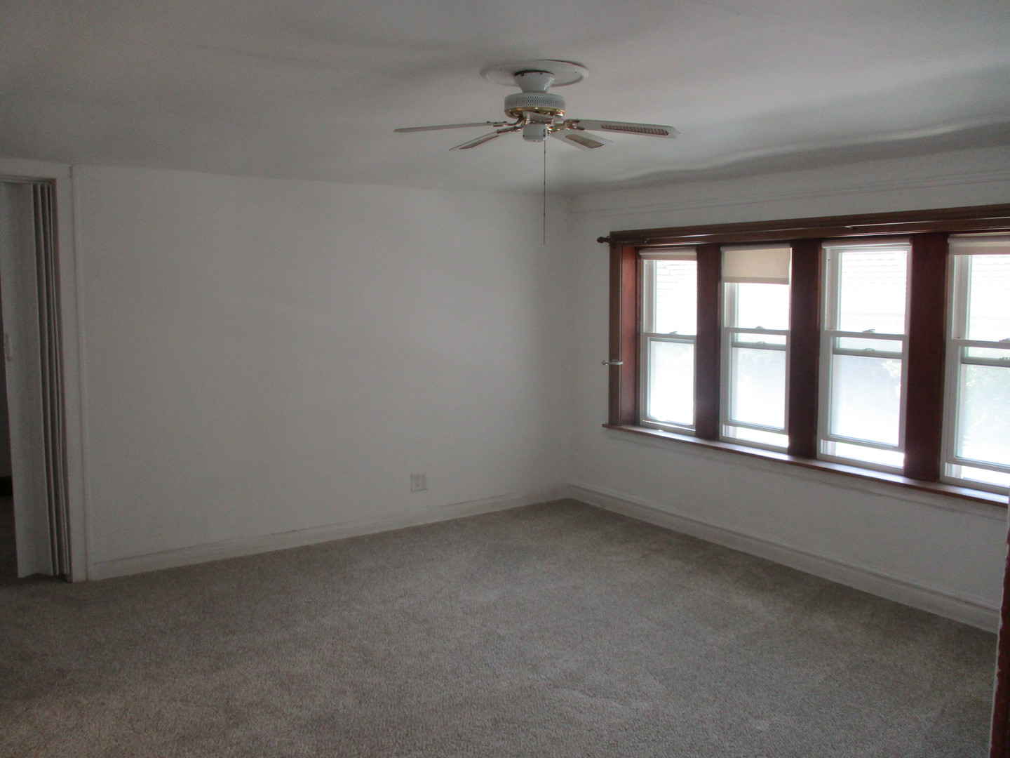 6421 Sinclair Avenue Berwyn, IL 60402 - Photo 17 of 20 Gallery Image 17