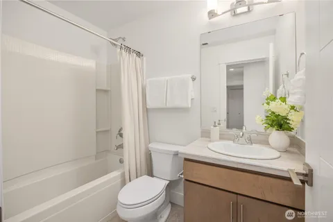 $1,099,000 | 18601 46th Avenue Southeast, Bothell, WA 98012