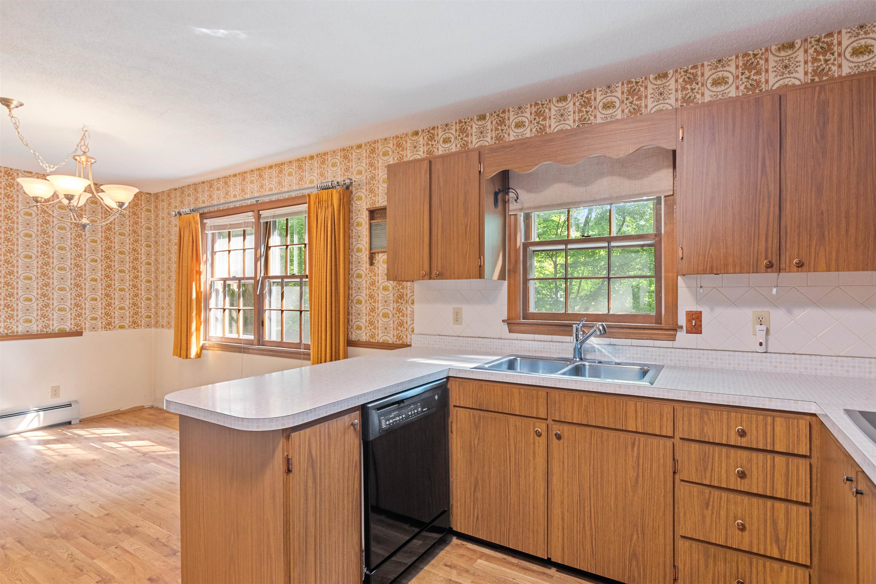 184 Colchester Point Road Colchester, VT 05446 - Photo 13 of 46 Gallery Image 13