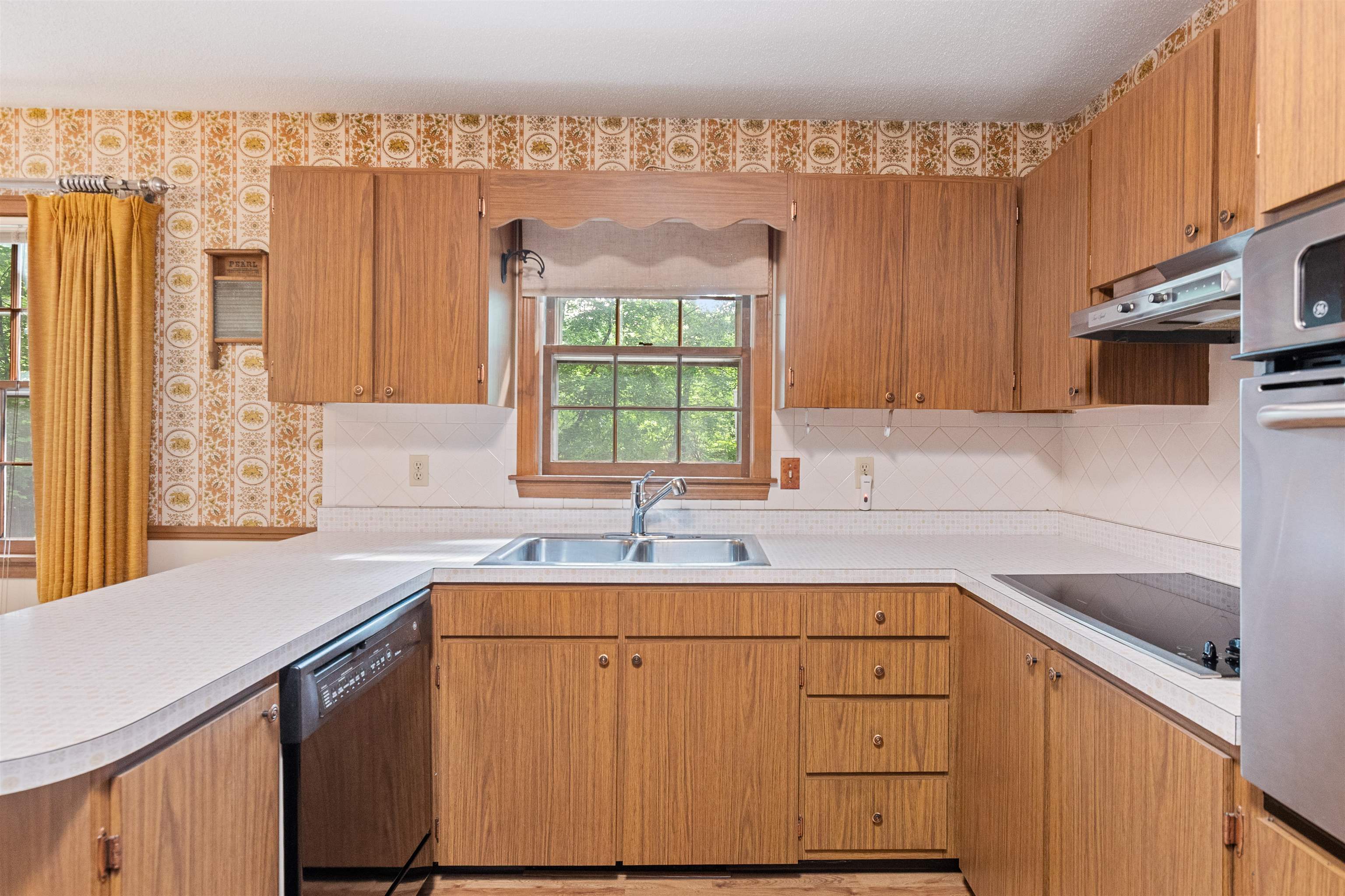 184 Colchester Point Road Colchester, VT 05446 - Photo 14 of 46 Gallery Image 14