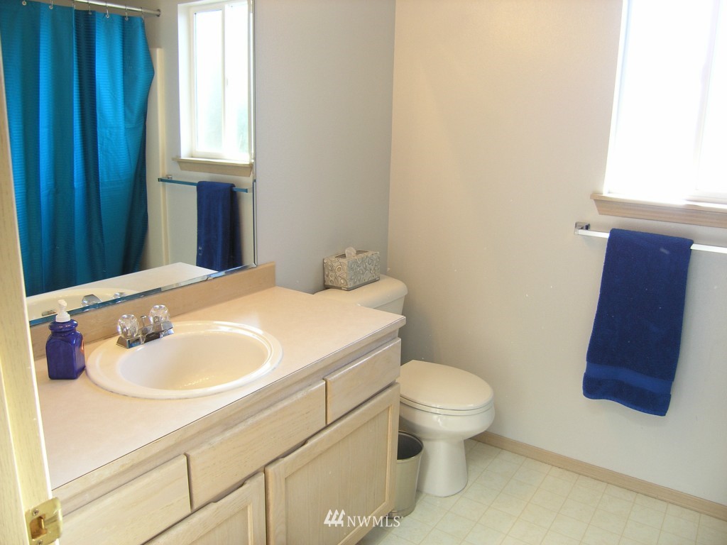 626 203rd Street Southeast Bothell, WA 98012 - Photo 5 of 18