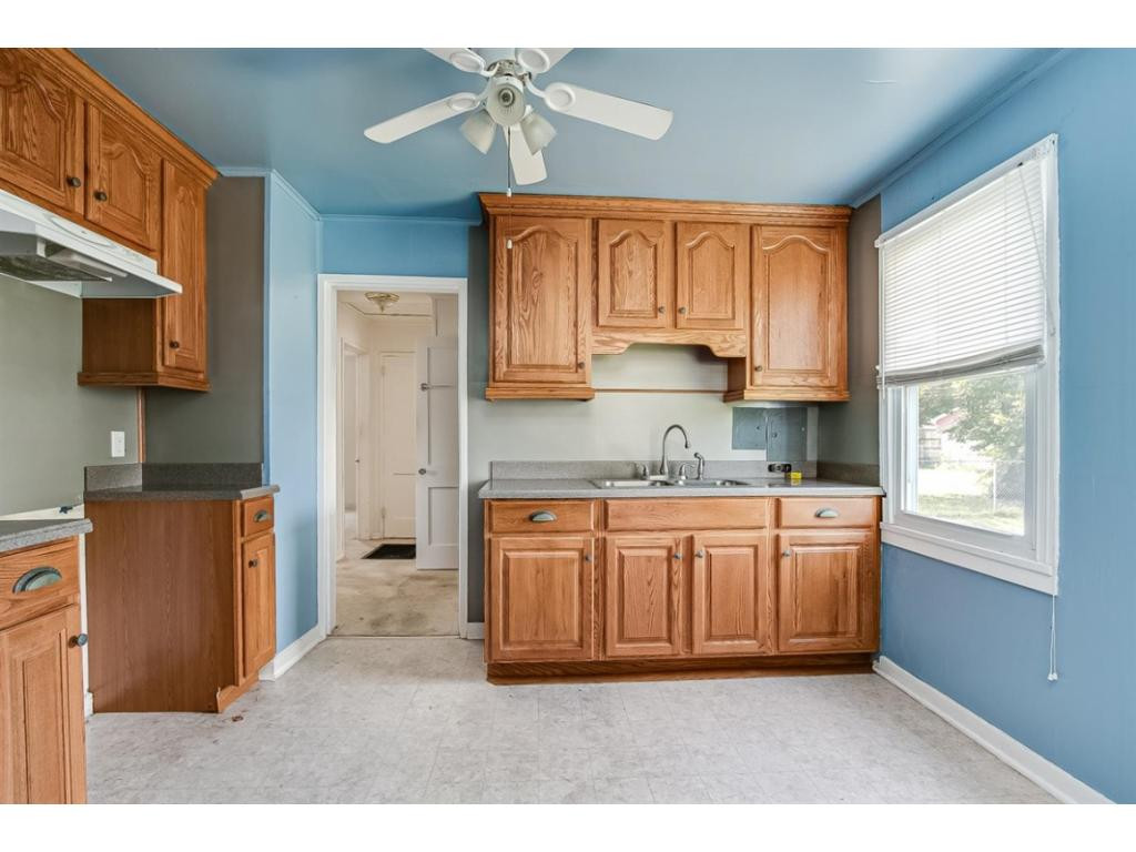 1541 Kings Road Kingsport, TN 37664 - Photo 13 of 24 Photo 13