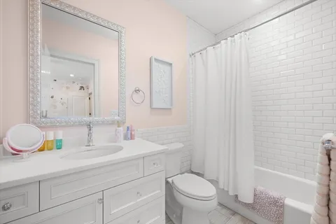 $2,395,000 | 1482 Edgewood Lane, Winnetka, IL 60093
