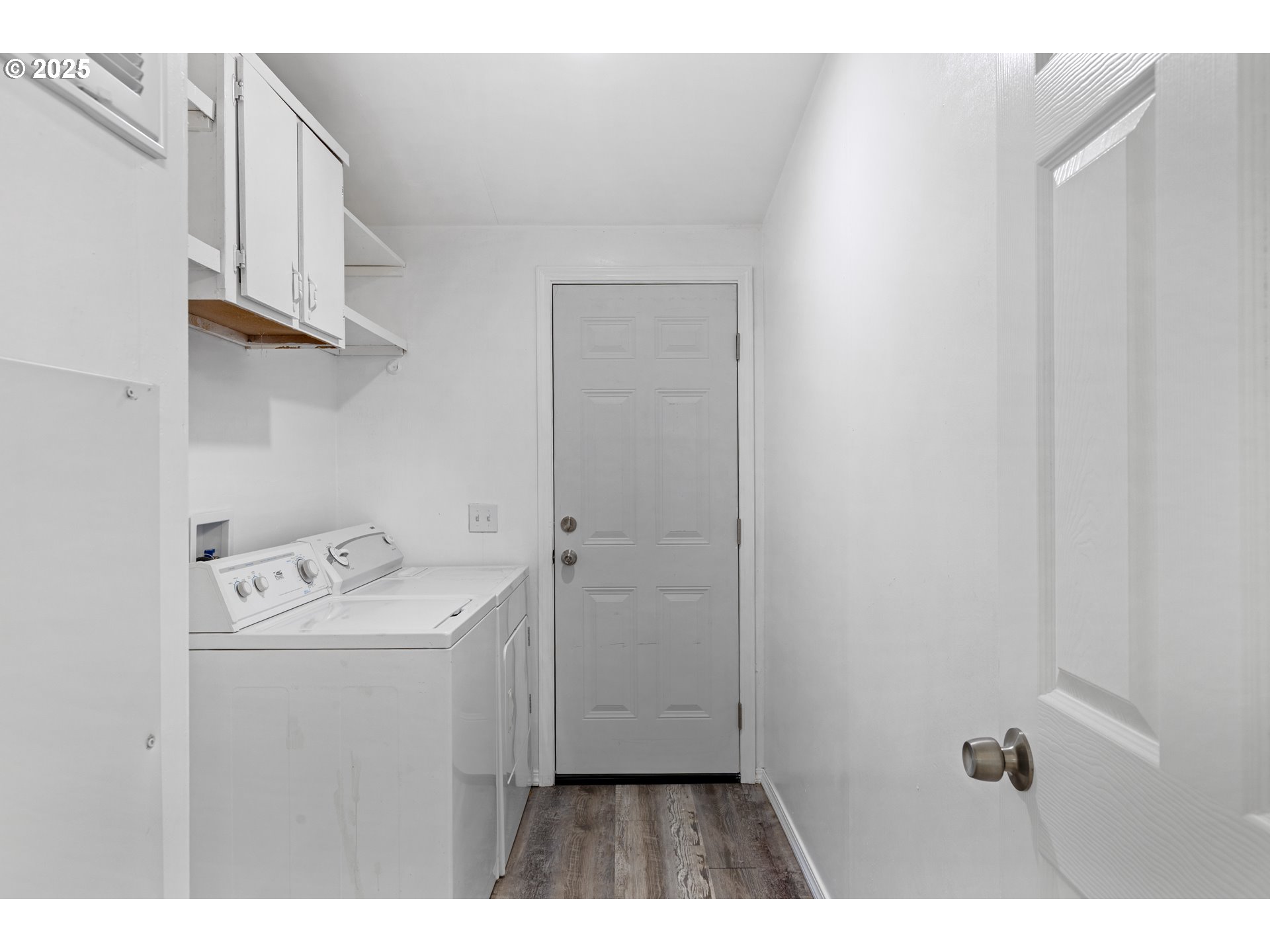 78 Manor Loop Roseburg, OR 97471 - Photo 15 of 45 a utility room with dryer and washer