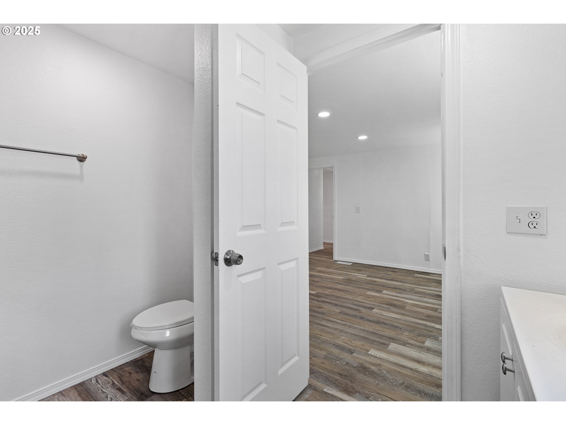 78 Manor Loop Roseburg, OR 97471 - Photo 27 of 45 a bathroom with a toilet