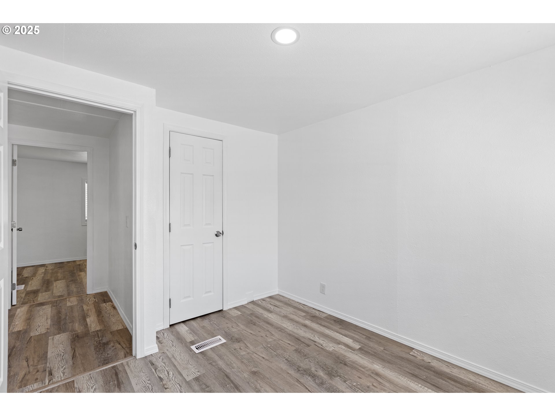 78 Manor Loop Roseburg, OR 97471 - Photo 33 of 45 a view of an empty room