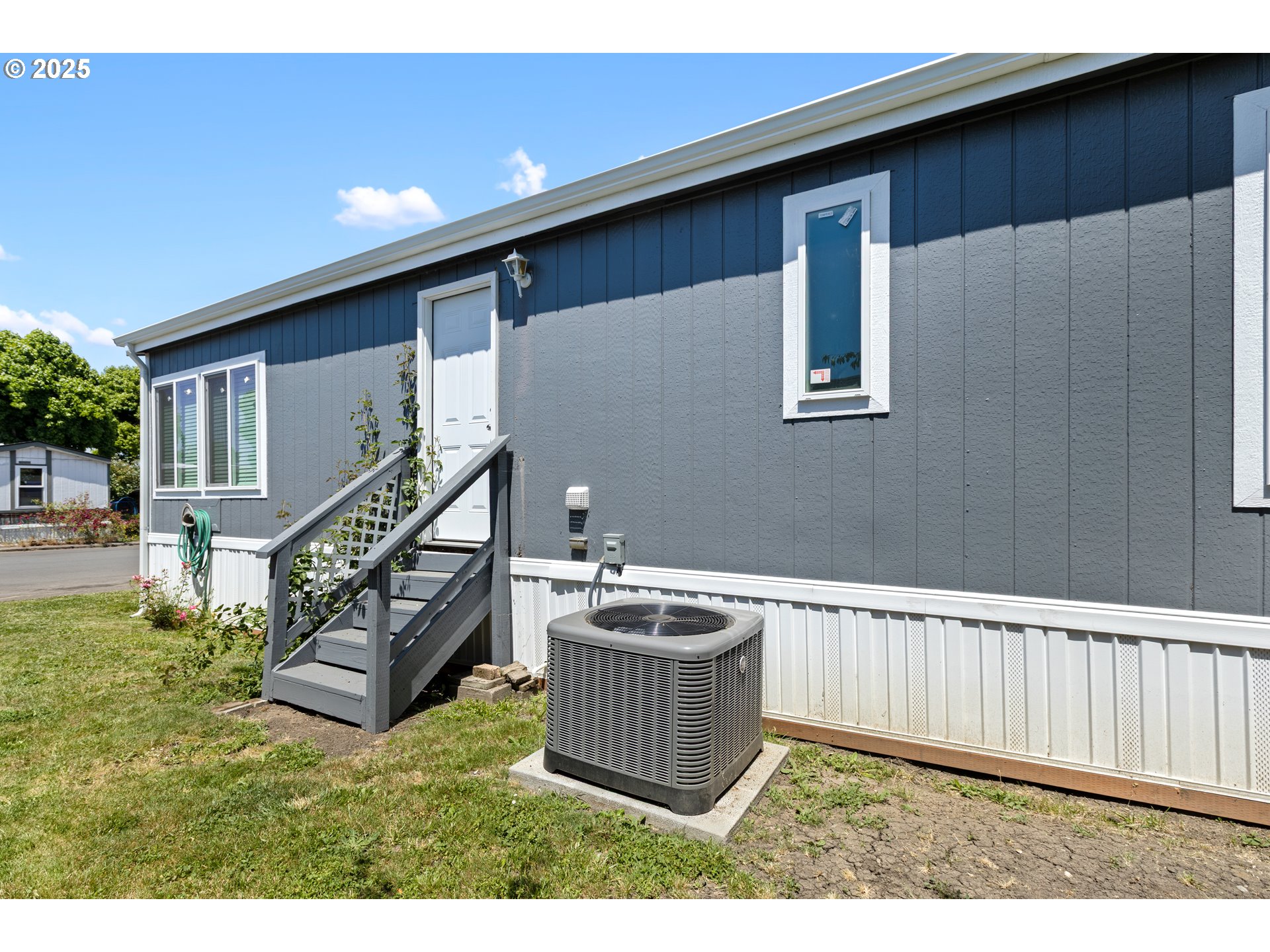 78 Manor Loop Roseburg, OR 97471 - Photo 41 of 45 a view of an outdoor kitchen