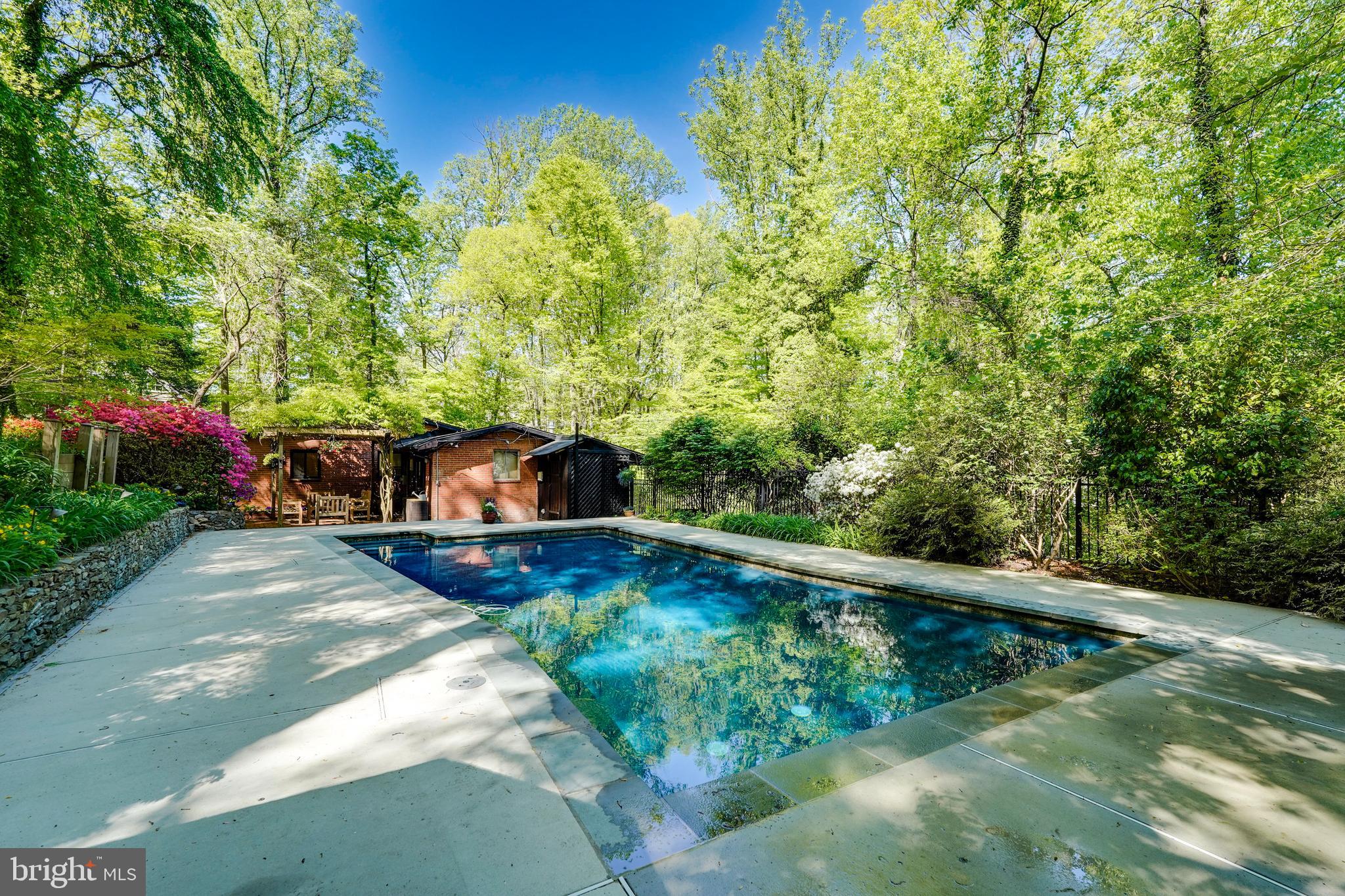 Gorgeous 1.6 Acre Property!