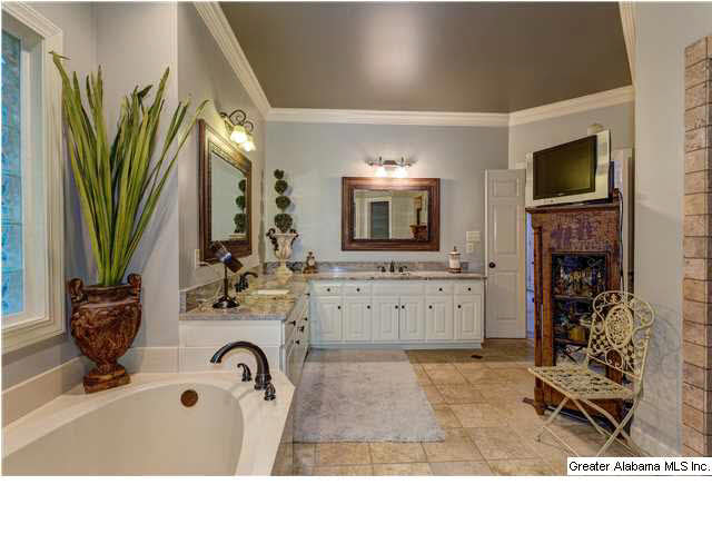 7943 Wynwood Road Trussville, AL 35173 - Photo 16 of 32