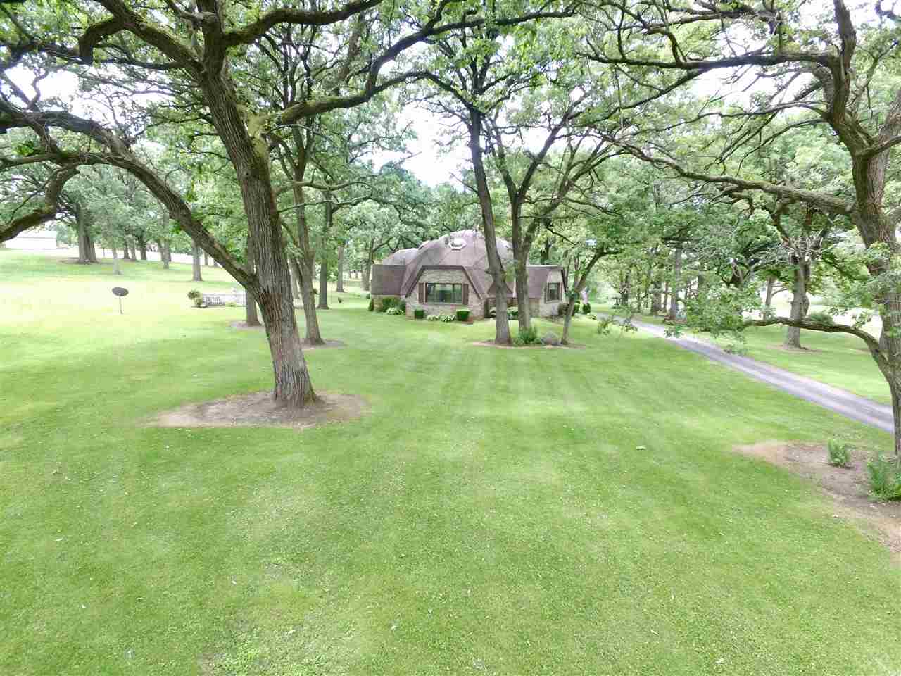 8392 North Kilbuck Road Monroe Center, IL 61052 - Photo 1 of 29 Gallery Image 1