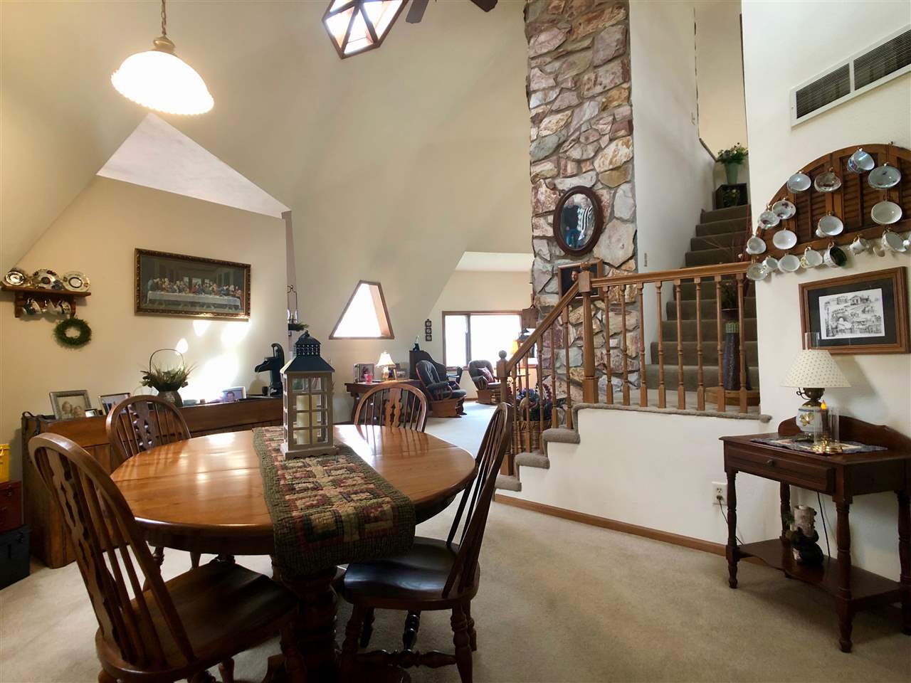 8392 North Kilbuck Road Monroe Center, IL 61052 - Photo 8 of 29 Gallery Image 8