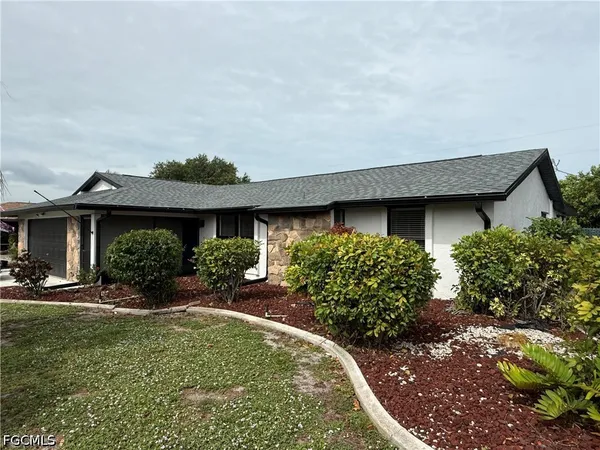 $1,900 | 142 Southeast 1st Avenue, Cape Coral, FL 33990