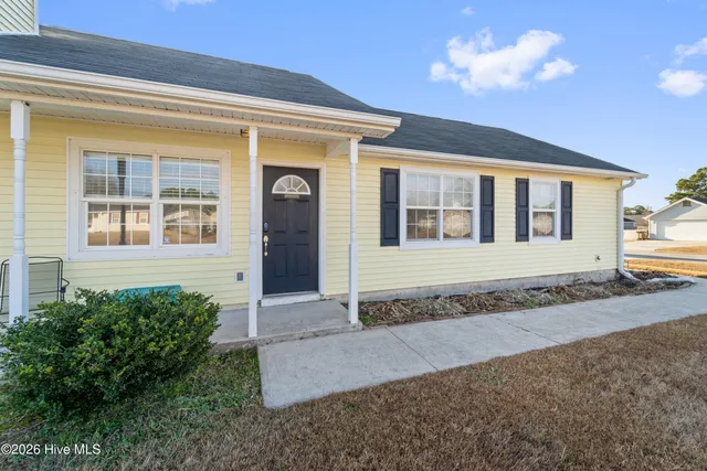 $265,000 | 601 Cannon Court, Hubert, NC 28539