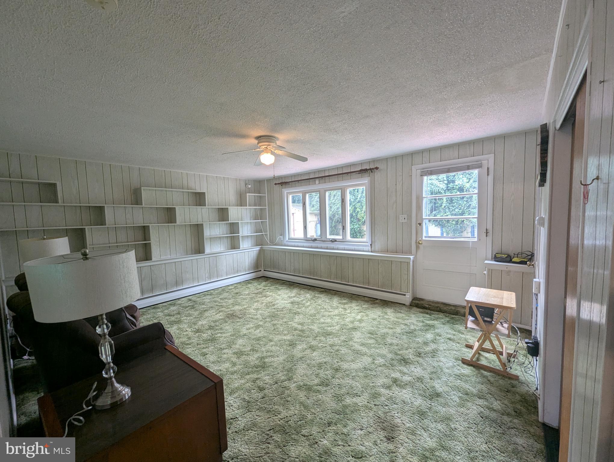 588 Kismet Road Philadelphia, PA 19115 - Photo 7 of 20 Family/Great Rm w/Casement Windows,
