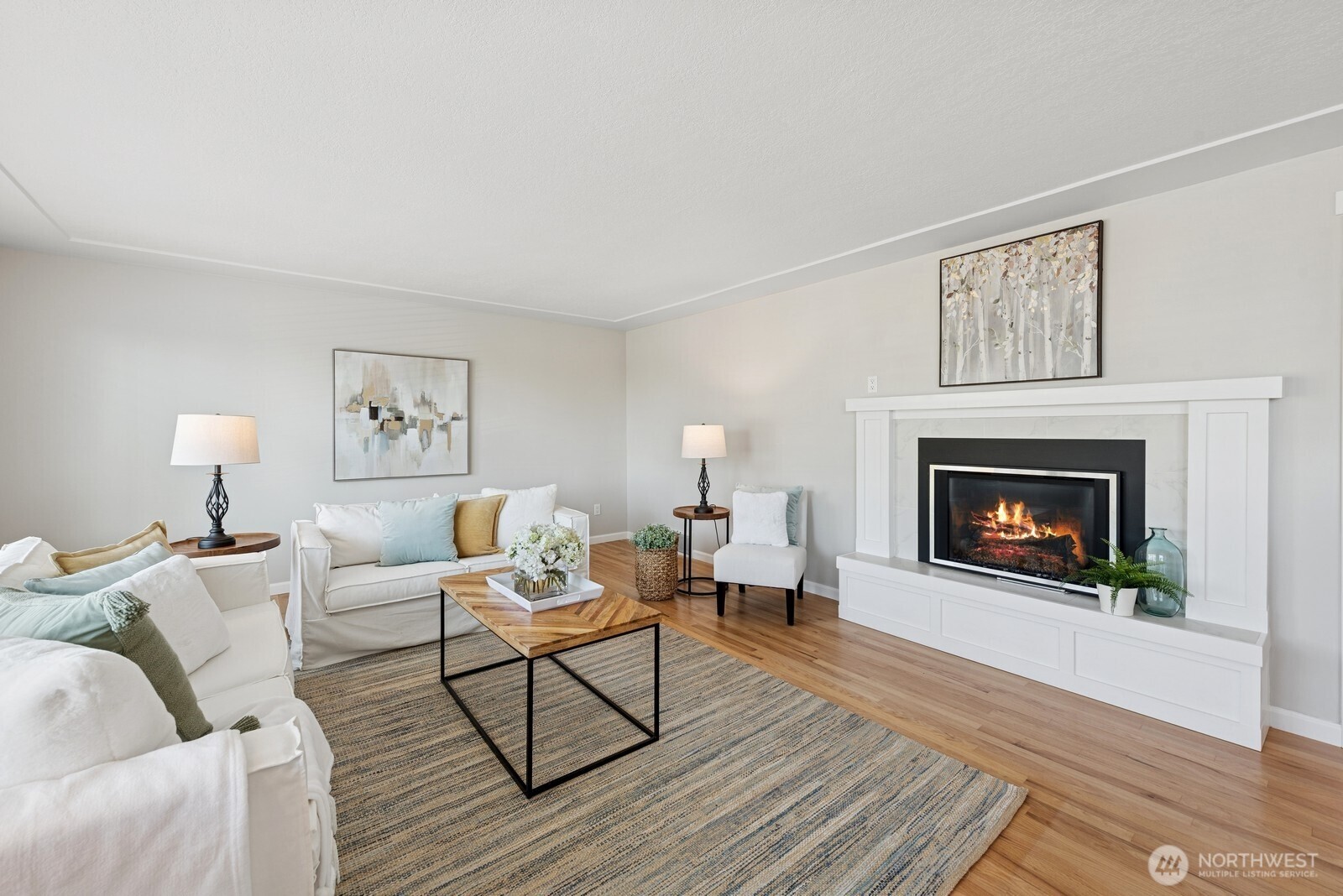 918 Daley Street Edmonds, WA 98020 - Photo 2 of 32 a living room with furniture and a fireplace