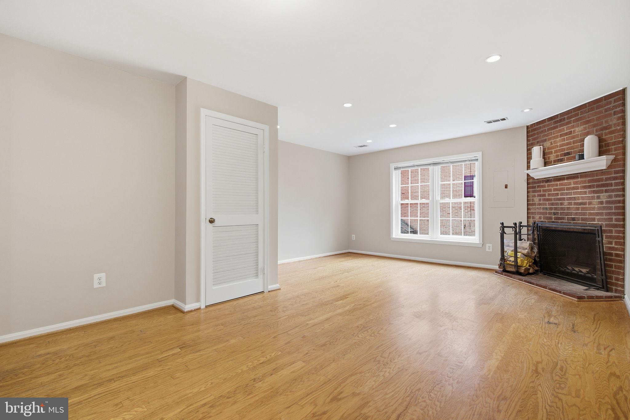 4915 7th Road South Arlington, VA 22204 - Photo 7 of 23 Living Room with recess lighting and sunlight