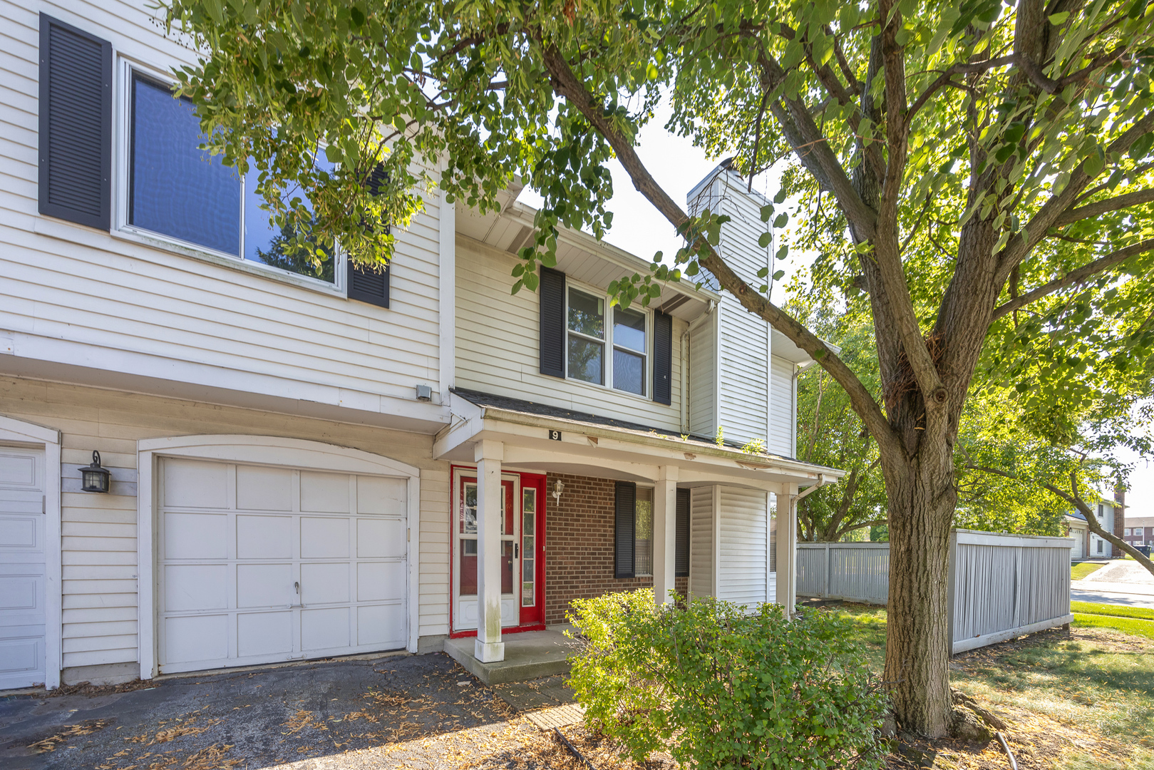 9 Red Barn Road Matteson, IL 60443 - Photo 3 of 18 front view of a house with a tree