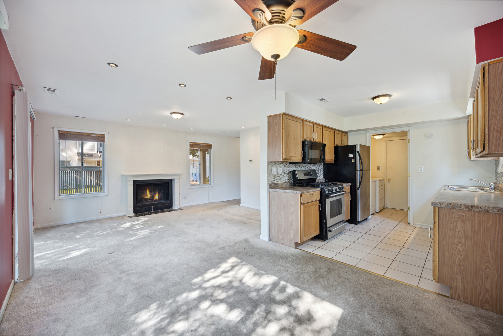 9 Red Barn Road Matteson, IL 60443 - Photo 5 of 18 a large kitchen with cabinets and stainless steel appliances
