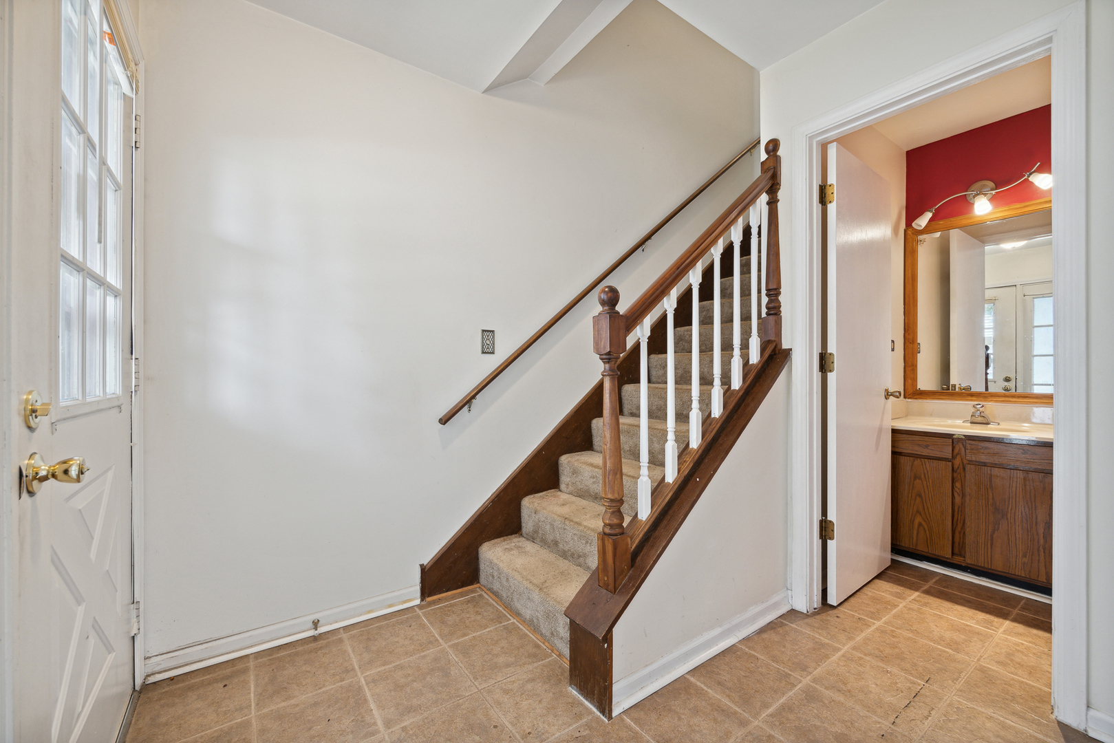 9 Red Barn Road Matteson, IL 60443 - Photo 10 of 18 a view of an entryway with dining area