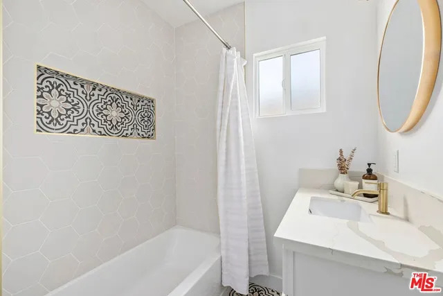 $1,025,000 | 2311 West 78th Place, Inglewood, CA 90305