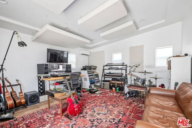 $1,025,000 | 2311 West 78th Place, Inglewood, CA 90305