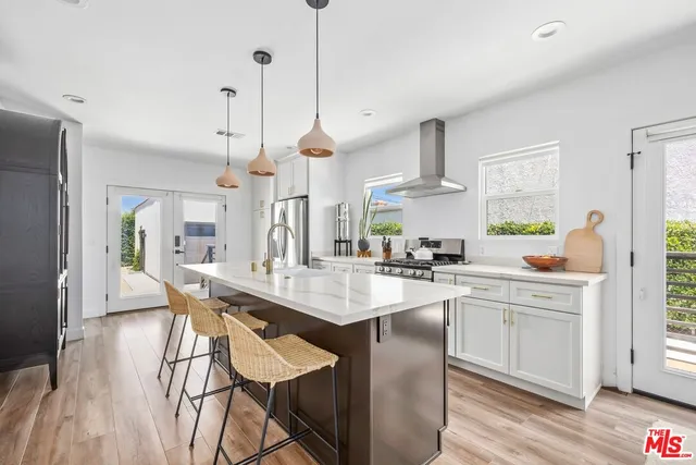 $1,025,000 | 2311 West 78th Place, Inglewood, CA 90305