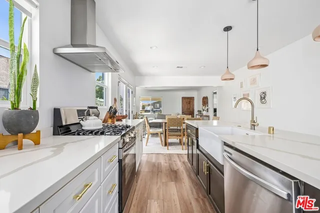 $1,025,000 | 2311 West 78th Place, Inglewood, CA 90305