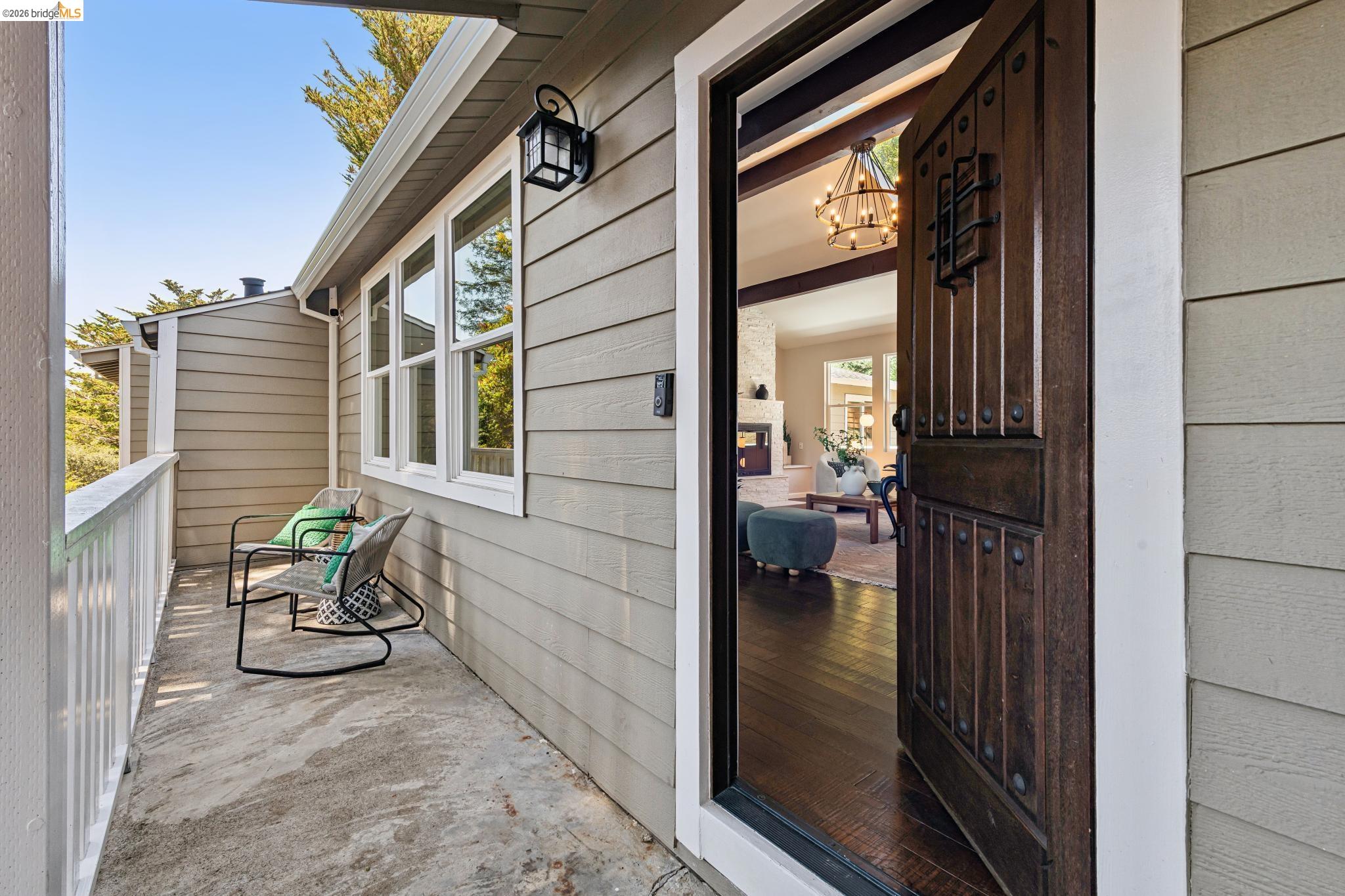 6281 Aspinwall Road Oakland, CA 94611 - Photo 6 of 71