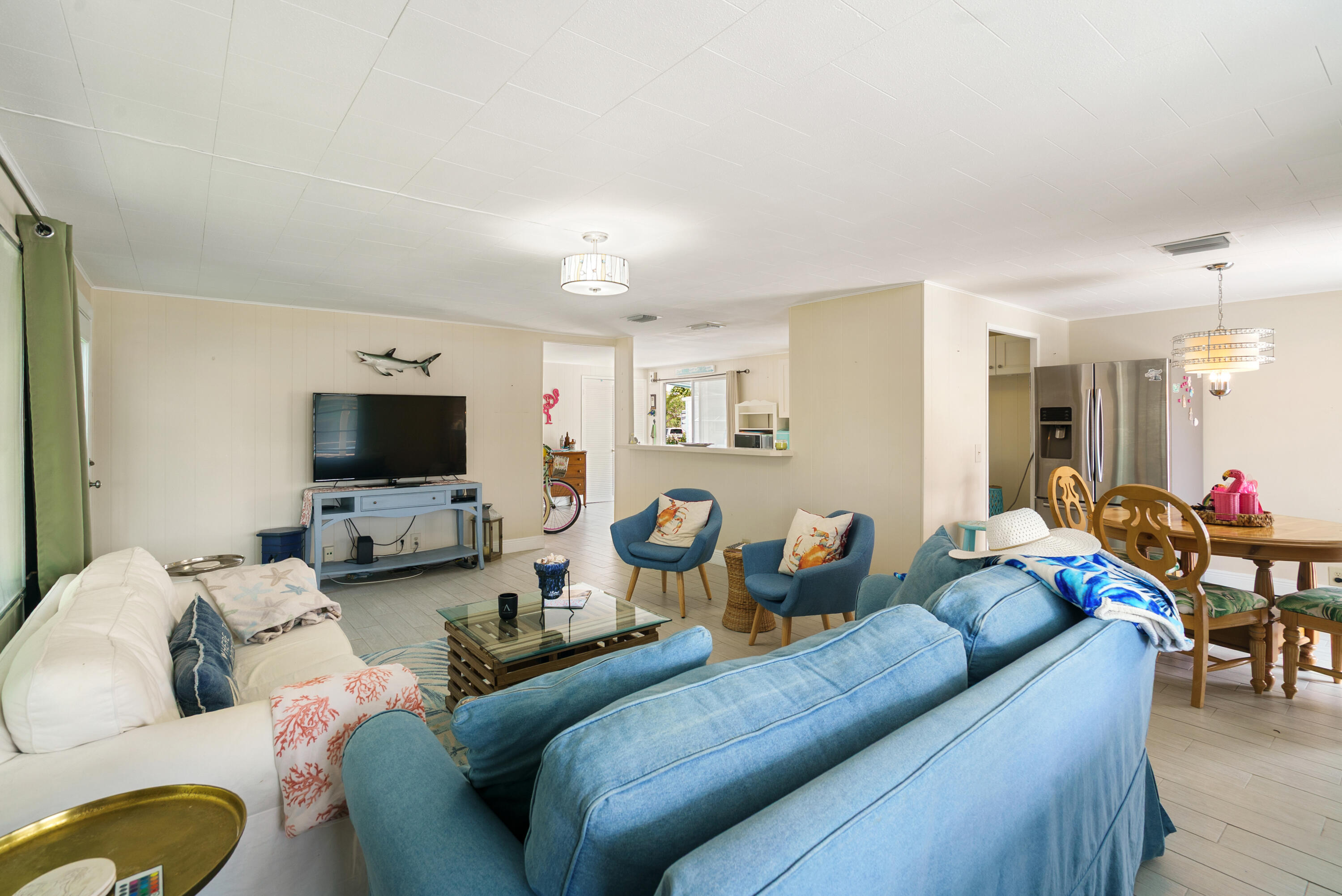 205 Humpty Dumpty Drive Key Largo, FL 33037 - Photo 11 of 40 Living Room