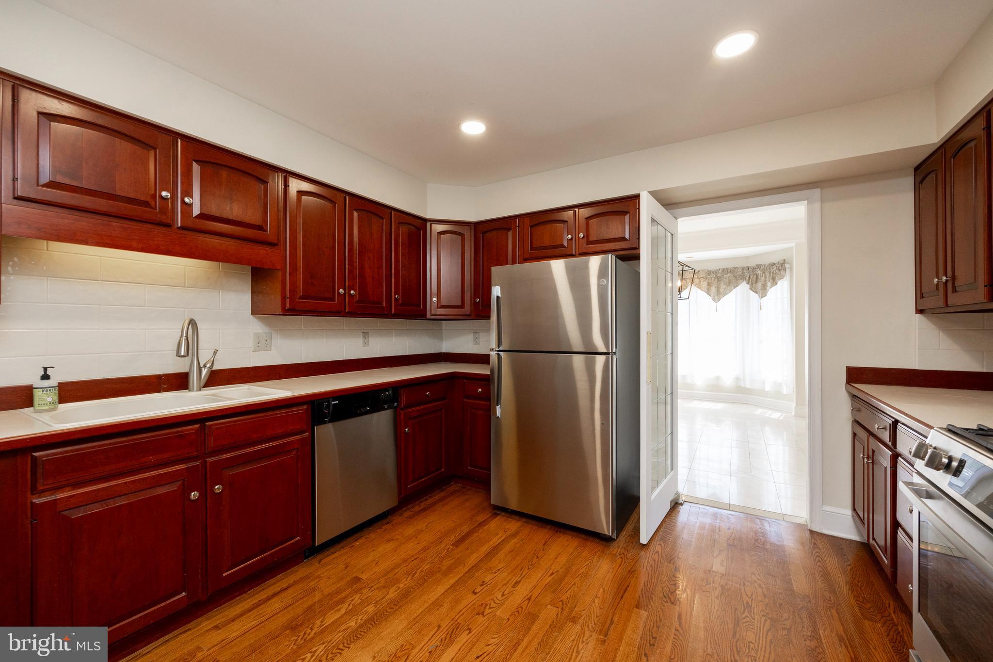 224 Cambridge Chase Exton, PA 19341 - Photo 11 of 40 Stainless Steel appliances