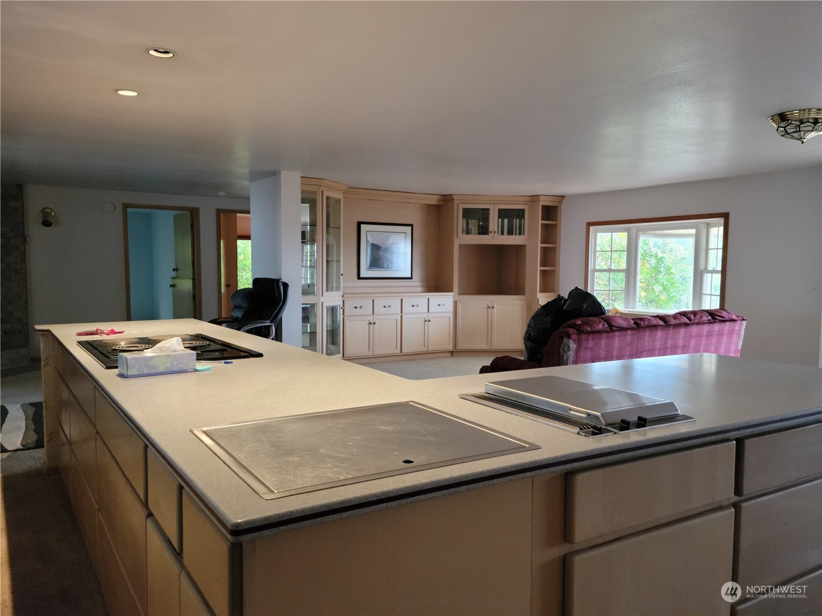 362 Jones Road Winlock, WA 98596 - Photo 5 of 31 a kitchen that has a sink and a stove