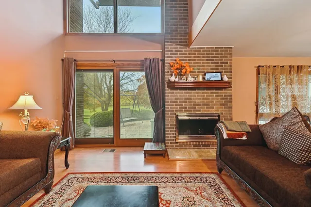 $440,000 | 351 South Dominion Drive, Wood Dale, IL 60191