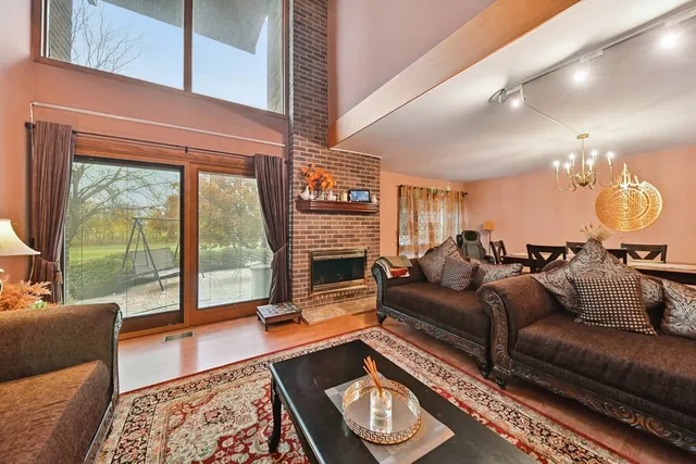 $440,000 | 351 South Dominion Drive, Wood Dale, IL 60191