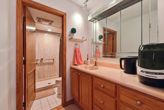 $440,000 | 351 South Dominion Drive, Wood Dale, IL 60191