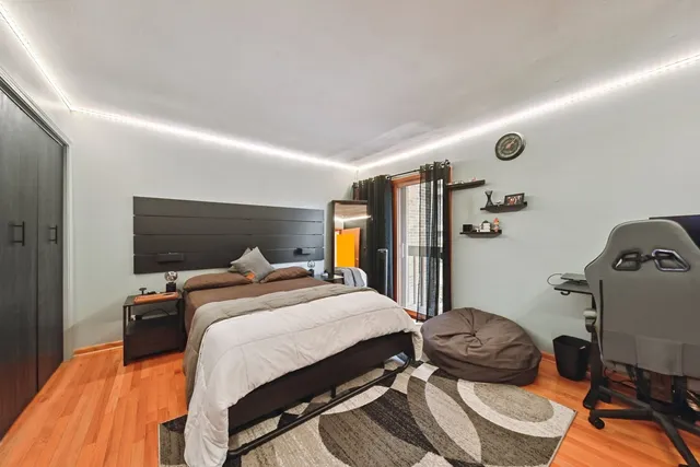 $440,000 | 351 South Dominion Drive, Wood Dale, IL 60191