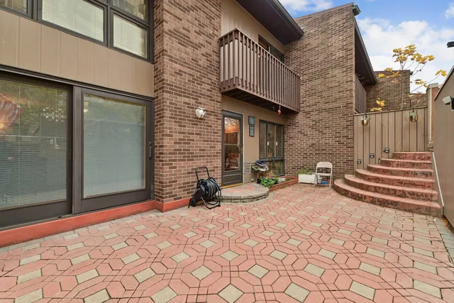 $440,000 | 351 South Dominion Drive, Wood Dale, IL 60191