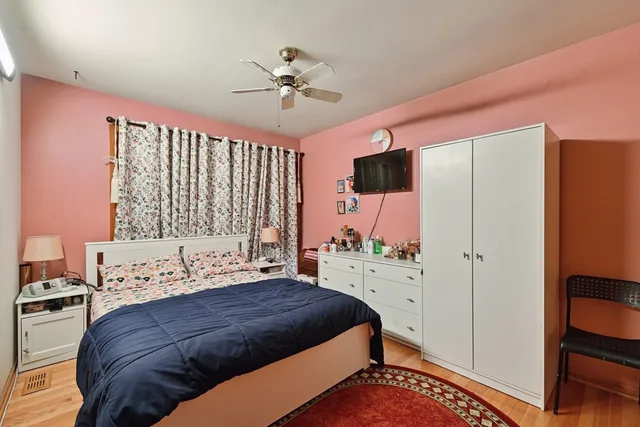 $440,000 | 351 South Dominion Drive, Wood Dale, IL 60191