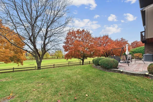 $440,000 | 351 South Dominion Drive, Wood Dale, IL 60191