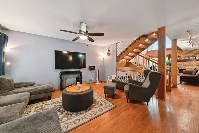 $440,000 | 351 South Dominion Drive, Wood Dale, IL 60191