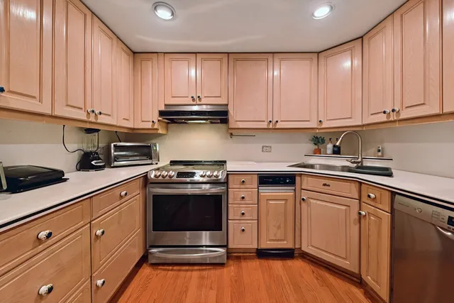 $440,000 | 351 South Dominion Drive, Wood Dale, IL 60191