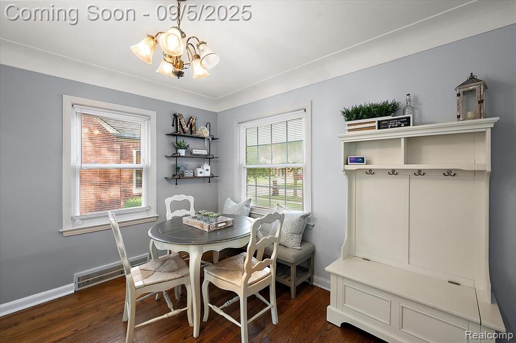 2151 Hawthorne Road Grosse Pointe Woods, MI 48236 - Photo 10 of 38