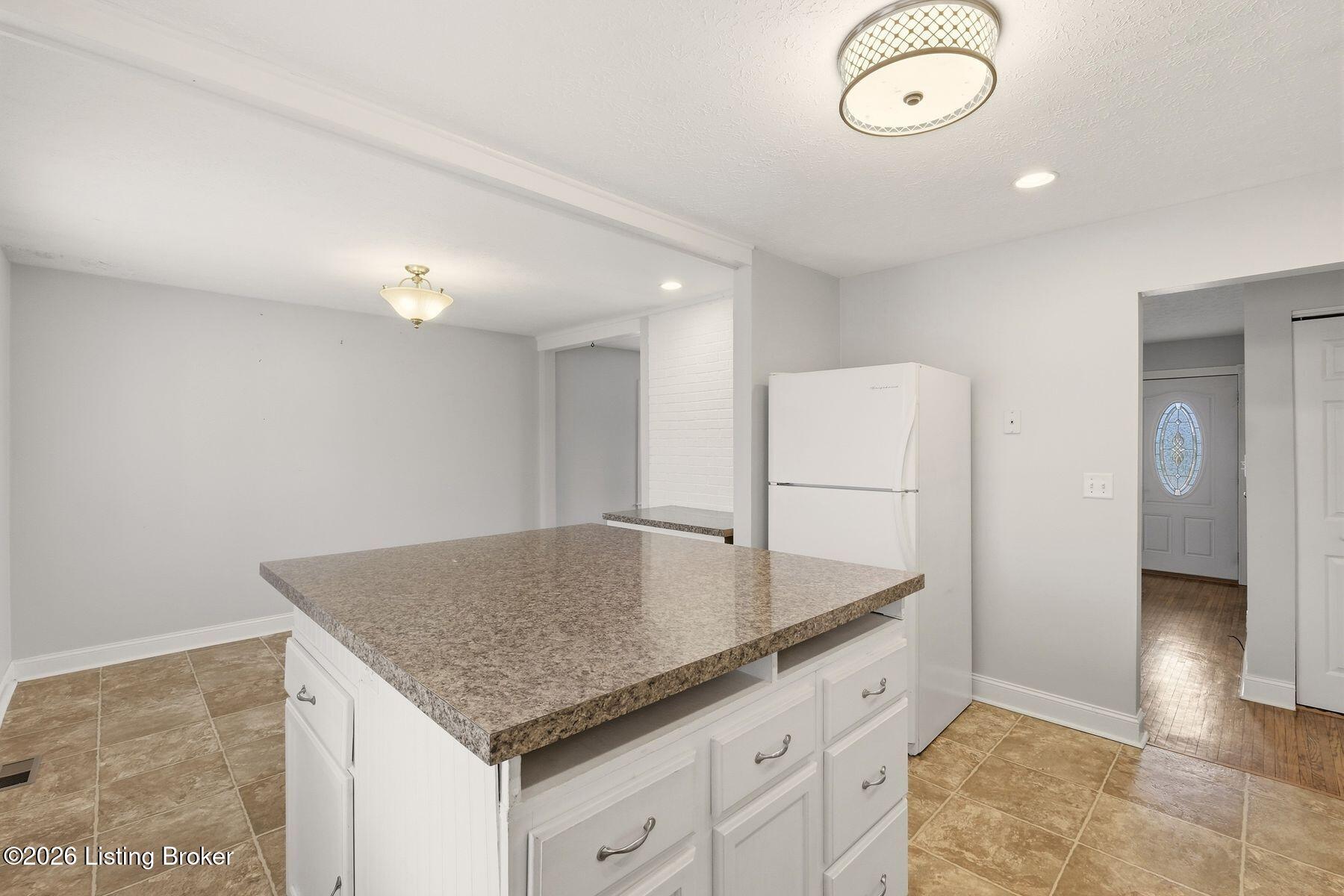 3901 Longview Road Louisville, KY 40299 - Photo 17 of 31 photo_online_018